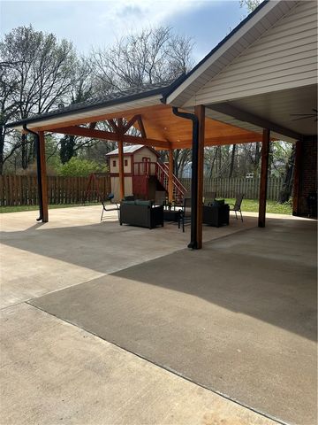 510 Quarter Road, Siloam Springs, AR 72761