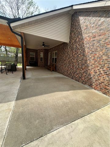 510 Quarter Road, Siloam Springs, AR 72761