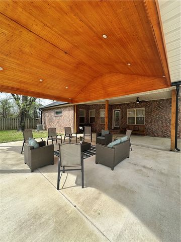 510 Quarter Road, Siloam Springs, AR 72761