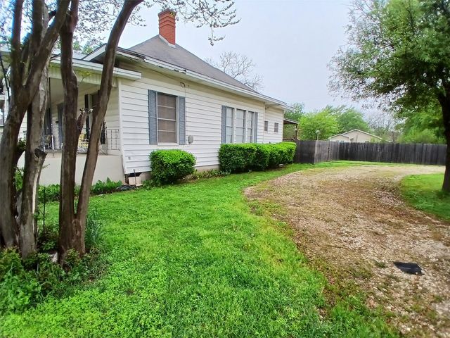 300 NW 2nd Street, Hubbard, TX 76648
