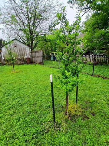 300 NW 2nd Street, Hubbard, TX 76648