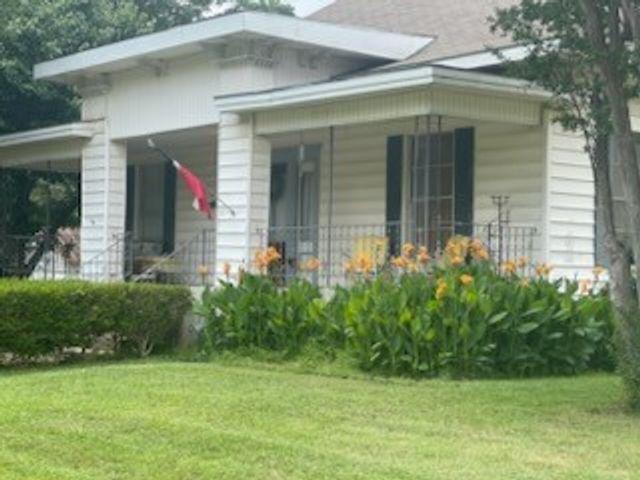 300 NW 2nd Street, Hubbard, TX 76648