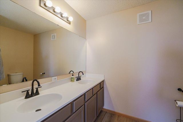 20591 Keystone Avenue, Lakeville, MN 55044