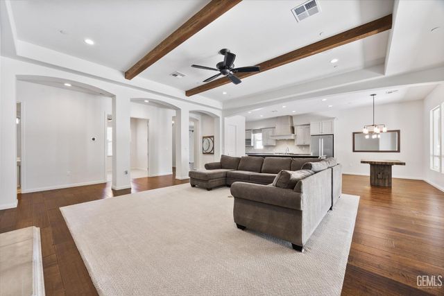 2706 Oakley Street, Bakersfield, CA 93311