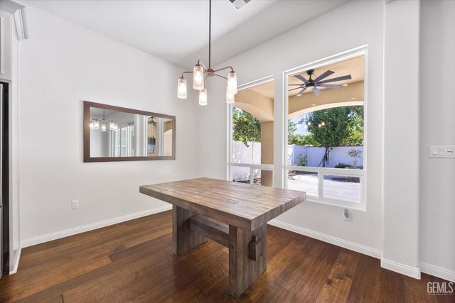 2706 Oakley Street, Bakersfield, CA 93311