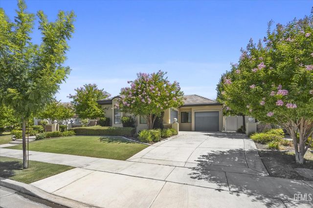 2706 Oakley Street, Bakersfield, CA 93311