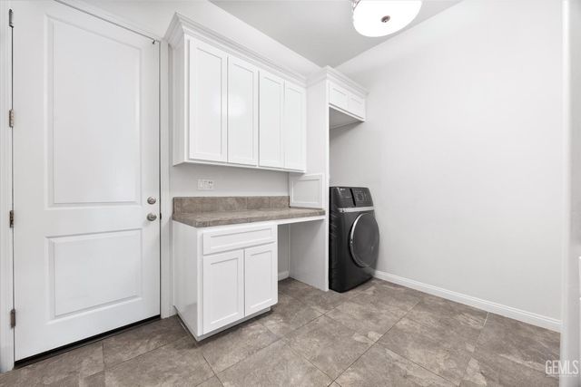 2706 Oakley Street, Bakersfield, CA 93311
