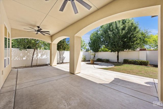 2706 Oakley Street, Bakersfield, CA 93311