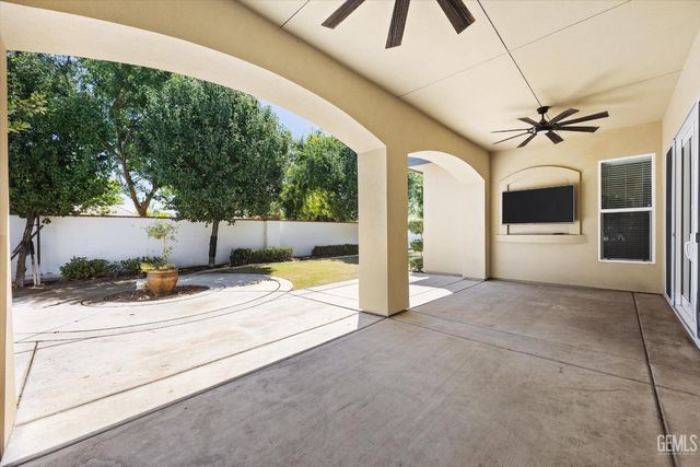 2706 Oakley Street, Bakersfield, CA 93311