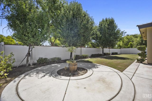 2706 Oakley Street, Bakersfield, CA 93311