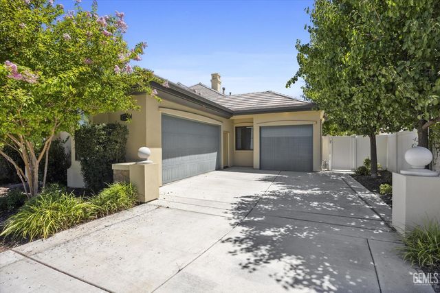 2706 Oakley Street, Bakersfield, CA 93311