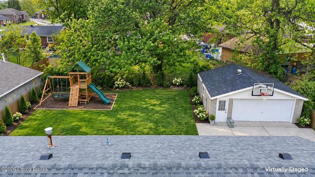 11214 Deering Rd, Louisville, KY 40272