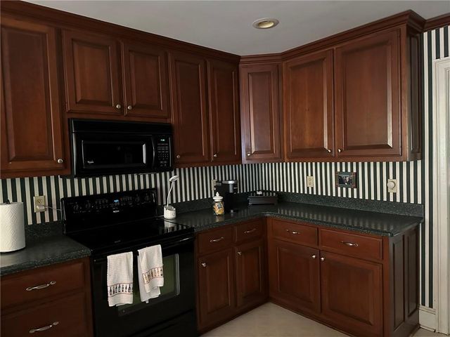 823 Austin Court, Lawrenceville, GA 30046