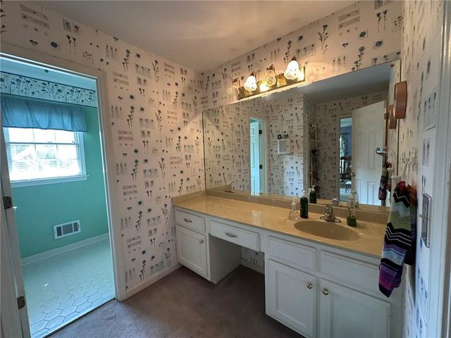 823 Austin Court, Lawrenceville, GA 30046