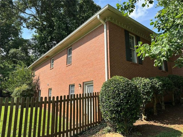 823 Austin Court, Lawrenceville, GA 30046