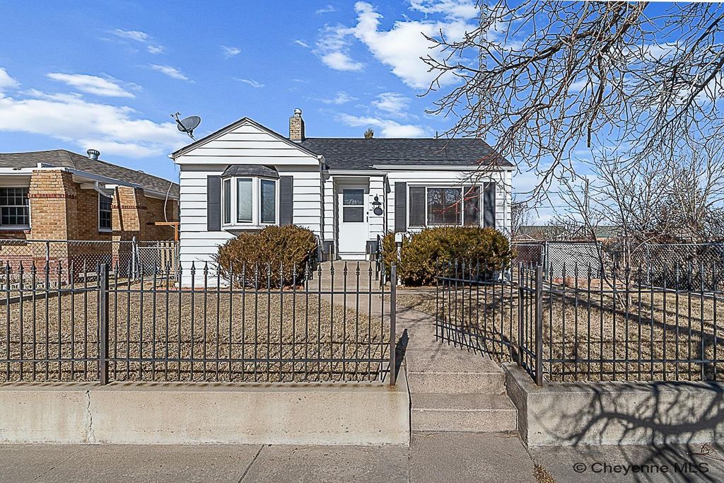 316 E PERSHING BLVD, Cheyenne, WY 82001