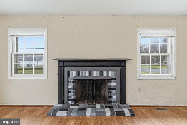 90 TWIN HILL DR, Willingboro, NJ 08046