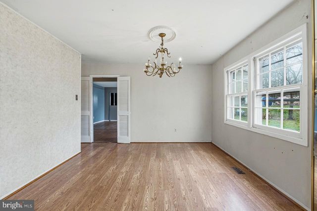 90 TWIN HILL DR, Willingboro, NJ 08046