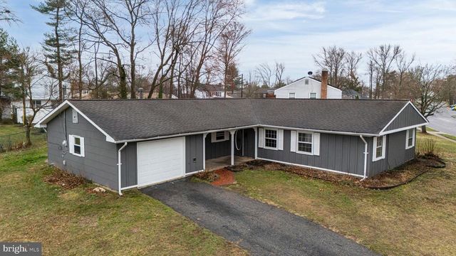 90 TWIN HILL DR, Willingboro, NJ 08046