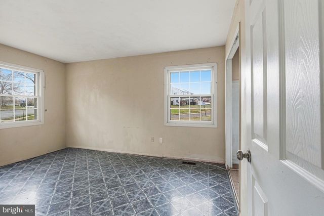 90 TWIN HILL DR, Willingboro, NJ 08046