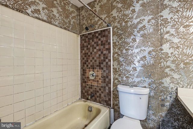 90 TWIN HILL DR, Willingboro, NJ 08046