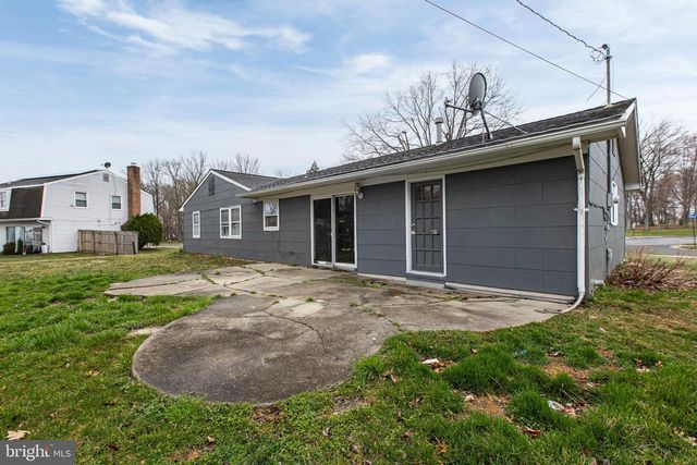 90 TWIN HILL DR, Willingboro, NJ 08046