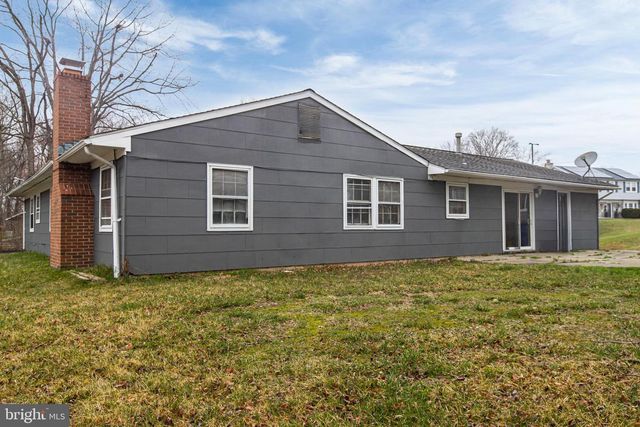 90 TWIN HILL DR, Willingboro, NJ 08046