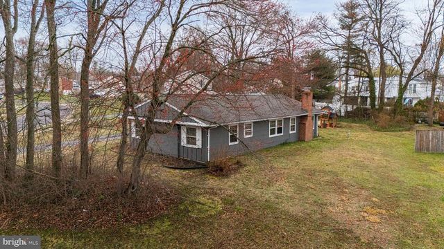 90 TWIN HILL DR, Willingboro, NJ 08046