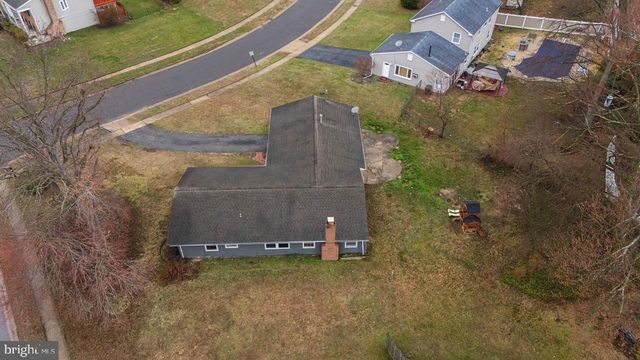 90 TWIN HILL DR, Willingboro, NJ 08046