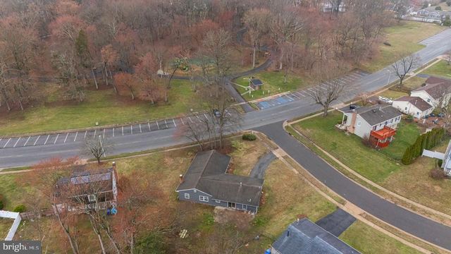 90 TWIN HILL DR, Willingboro, NJ 08046