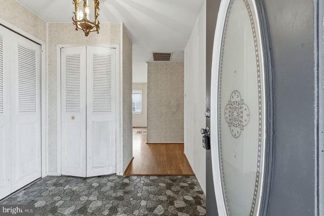 90 TWIN HILL DR, Willingboro, NJ 08046