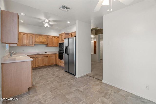 5200 S LAKESHORE Drive 120, Tempe, AZ 85282