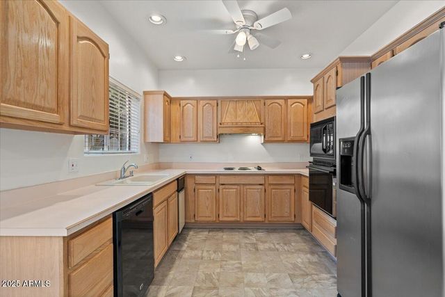 5200 S LAKESHORE Drive 120, Tempe, AZ 85282