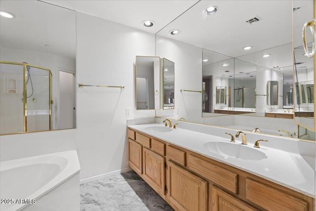 5200 S LAKESHORE Drive 120, Tempe, AZ 85282