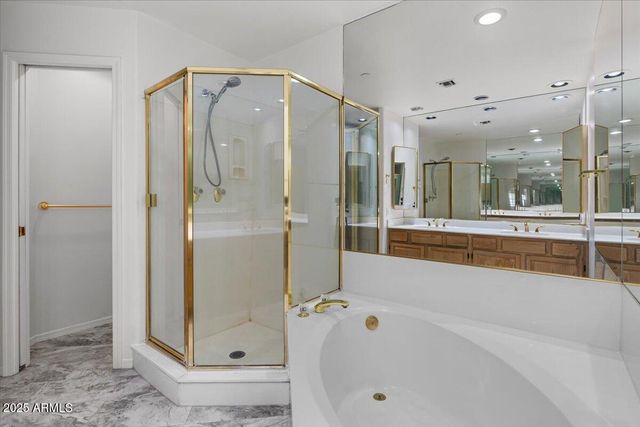 5200 S LAKESHORE Drive 120, Tempe, AZ 85282