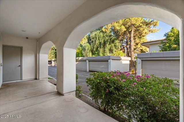 5200 S LAKESHORE Drive 120, Tempe, AZ 85282