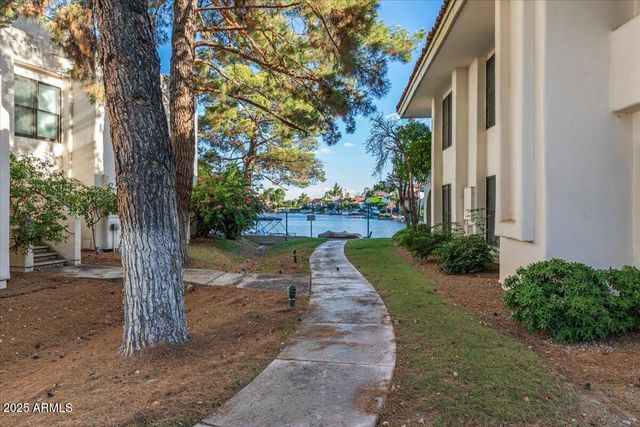 5200 S LAKESHORE Drive 120, Tempe, AZ 85282