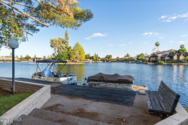 5200 S LAKESHORE Drive 120, Tempe, AZ 85282