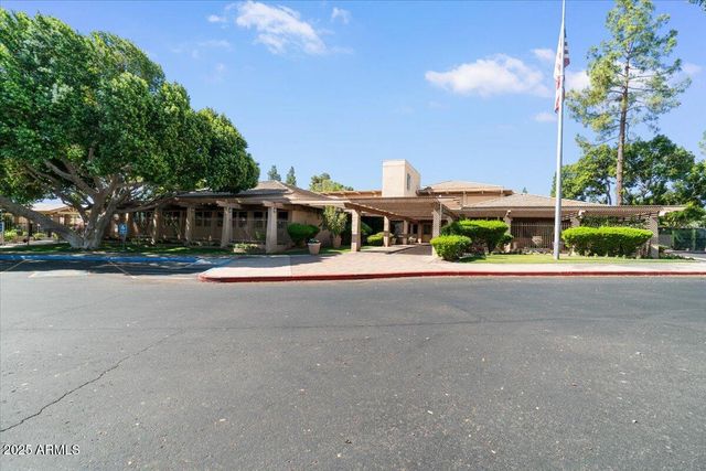 5200 S LAKESHORE Drive 120, Tempe, AZ 85282