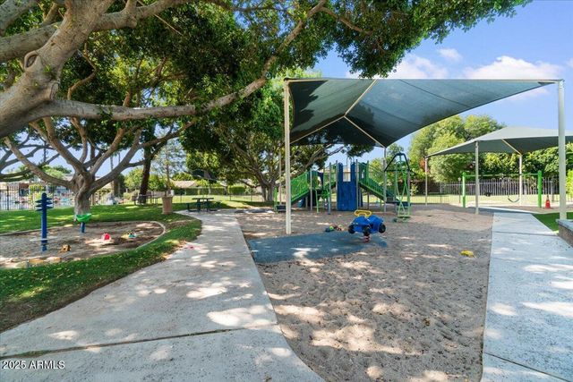 5200 S LAKESHORE Drive 120, Tempe, AZ 85282