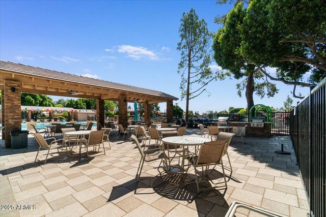 5200 S LAKESHORE Drive 120, Tempe, AZ 85282