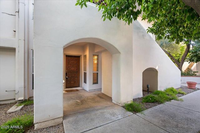 5200 S LAKESHORE Drive 120, Tempe, AZ 85282