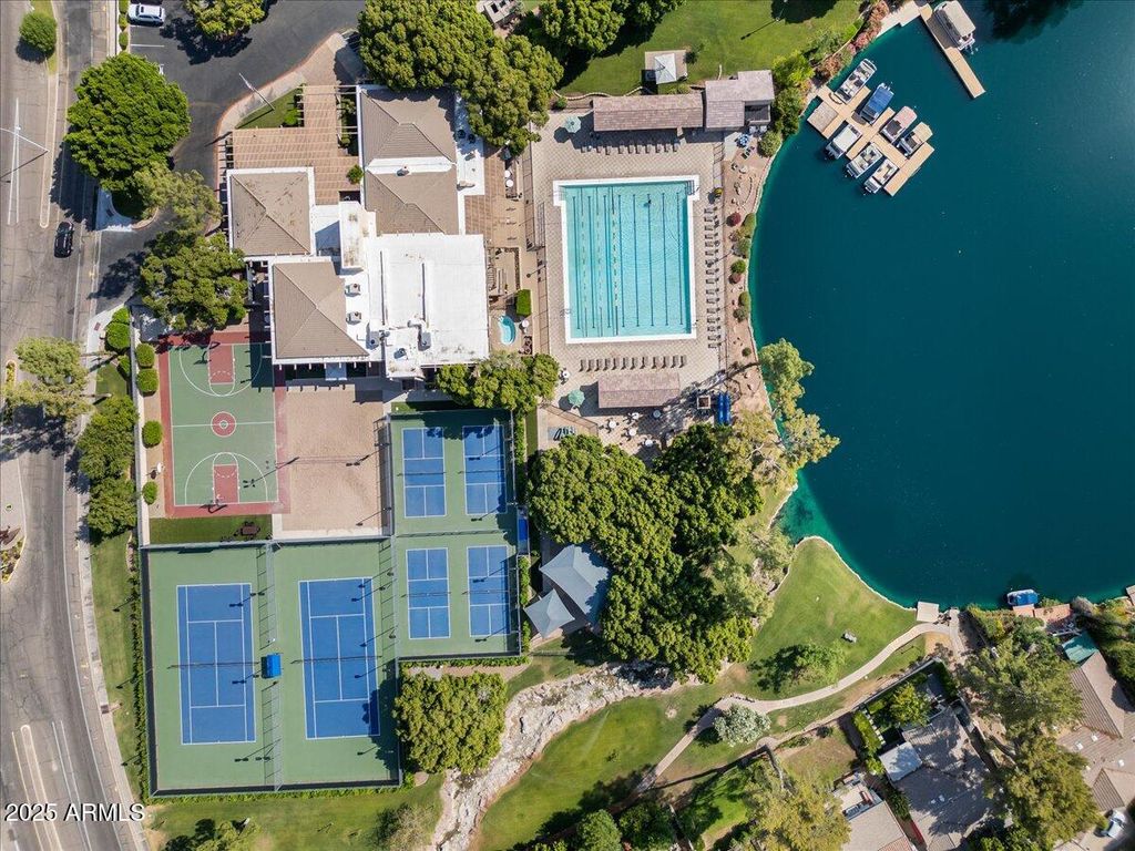 5200 S LAKESHORE Drive 120, Tempe, AZ 85282