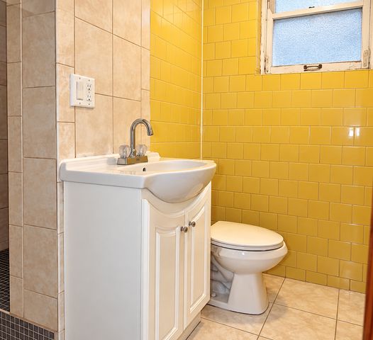 1515 Maple Avenue, Berwyn, IL 60402