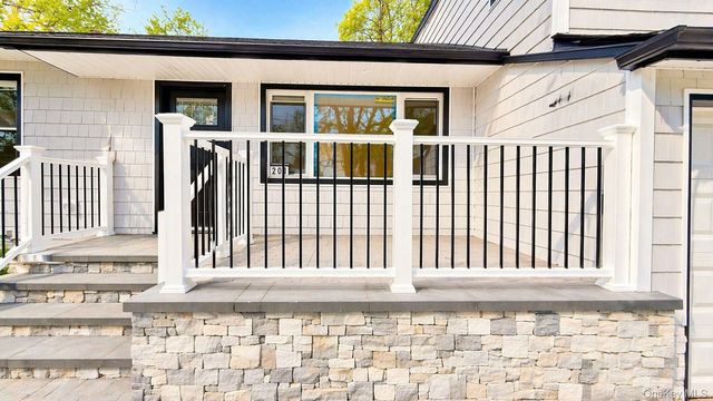 207 Wright Street, Westbury, NY 11590