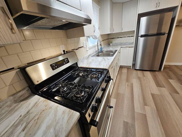 1645 W 40th Avenue, Gary, IN 46408