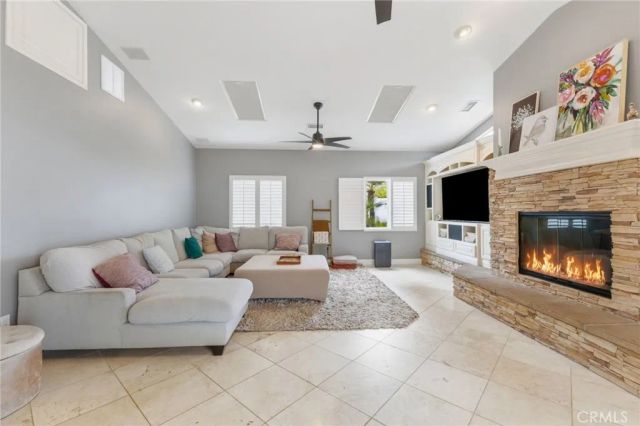 25221 Corte Sur, Murrieta, CA 92563