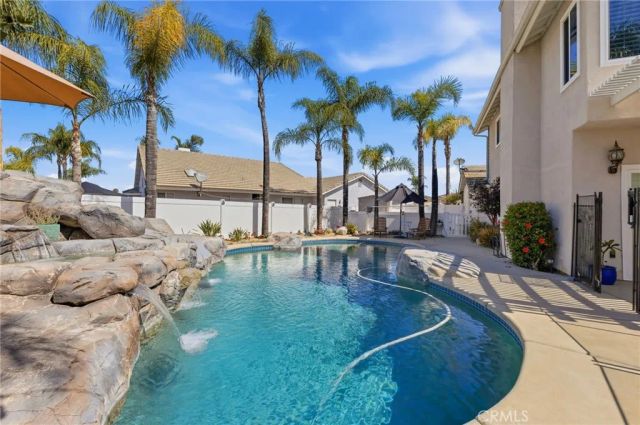 25221 Corte Sur, Murrieta, CA 92563