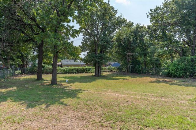 1312 Hickory Lane, Midwest City, OK 73110