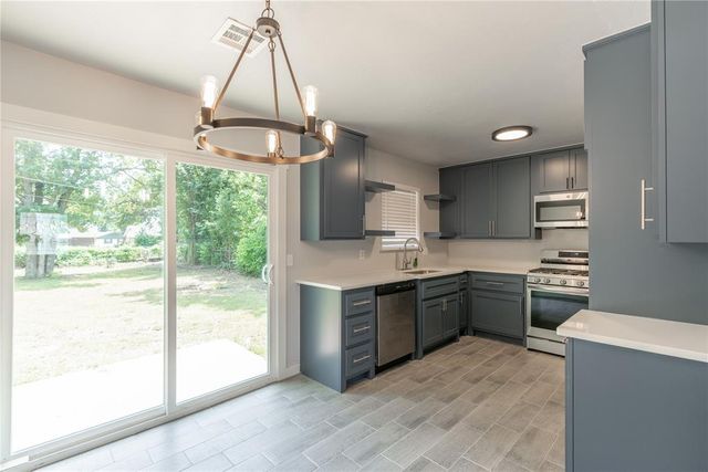 1312 Hickory Lane, Midwest City, OK 73110